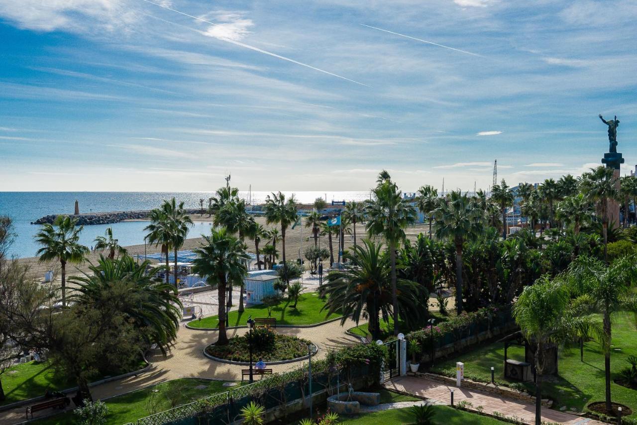Vacation Marbella I Top 1 Puerto Banus Sea Front Rental, Renovated Eksteriør billede