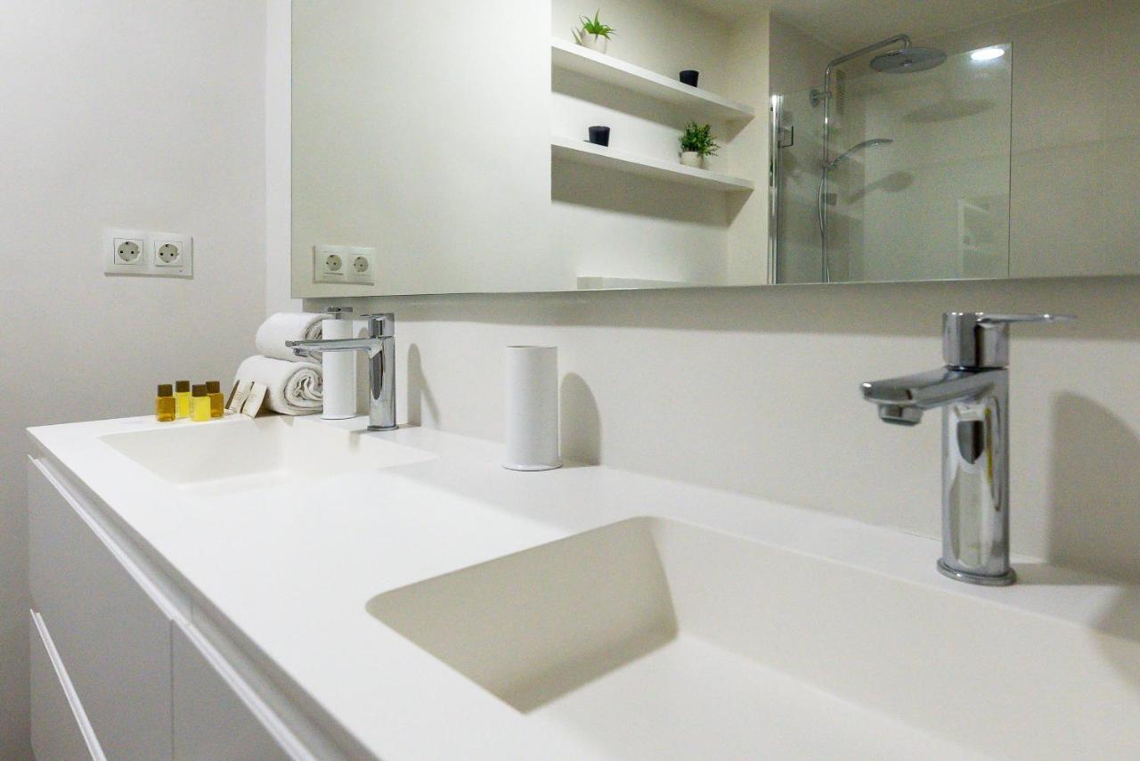 Vacation Marbella I Top 1 Puerto Banus Sea Front Rental, Renovated Eksteriør billede