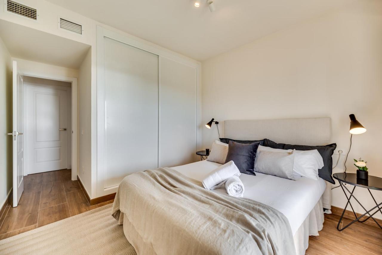 Vacation Marbella I Top 1 Puerto Banus Sea Front Rental, Renovated Eksteriør billede